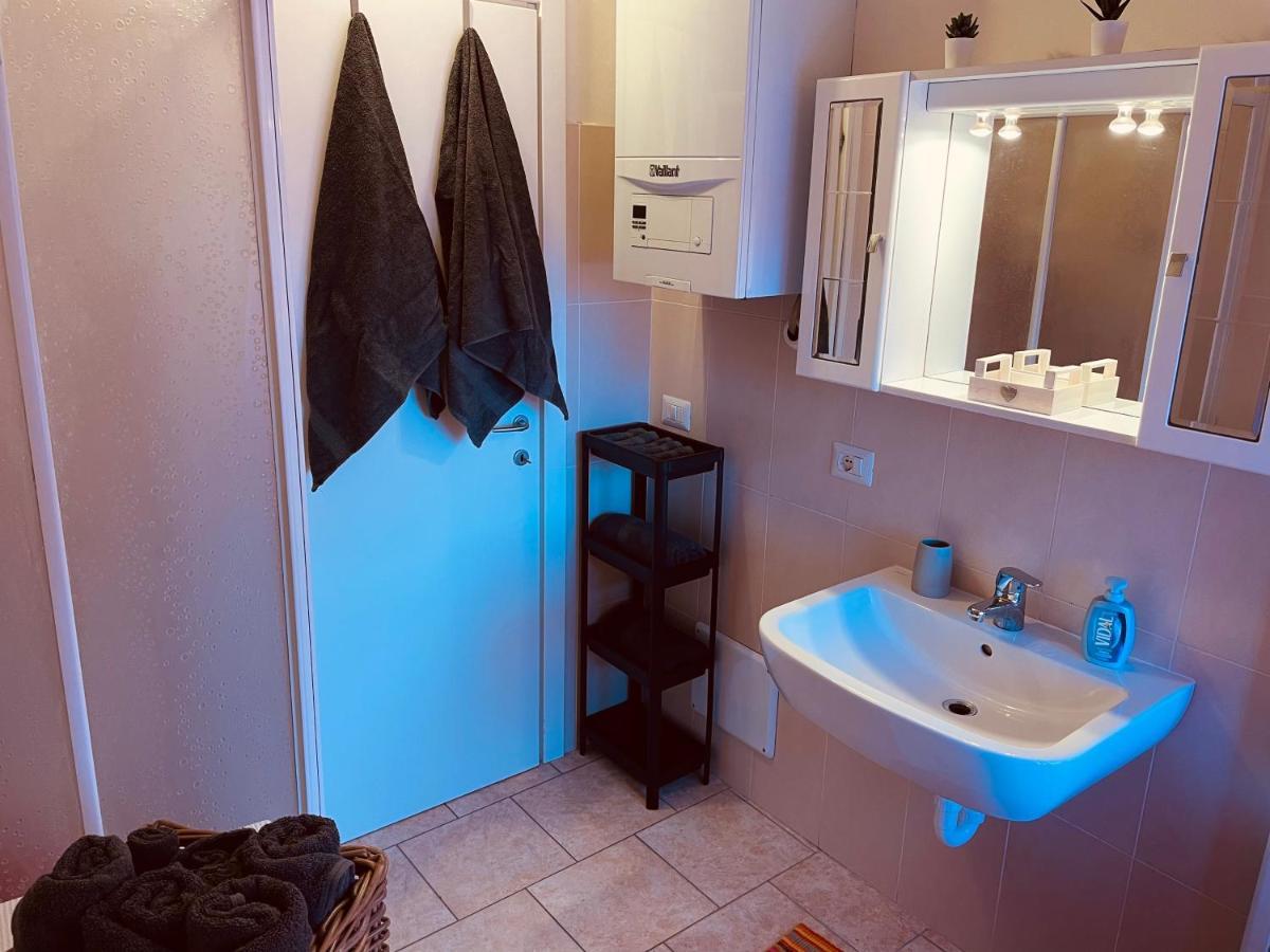 Casa Amelie Διαμέρισμα Πεσκιέρα ντελ Γκάρντα Εξωτερικό φωτογραφία