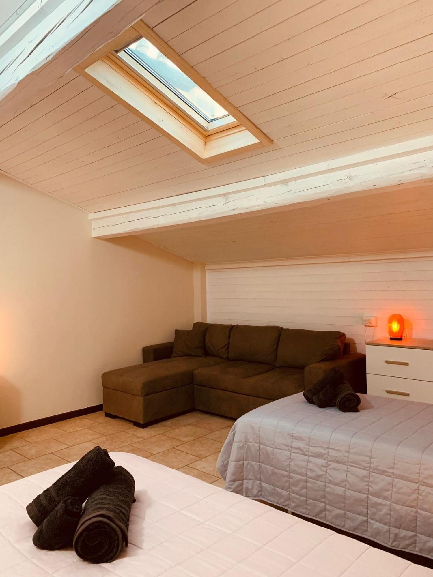 Casa Amelie Διαμέρισμα Πεσκιέρα ντελ Γκάρντα Εξωτερικό φωτογραφία