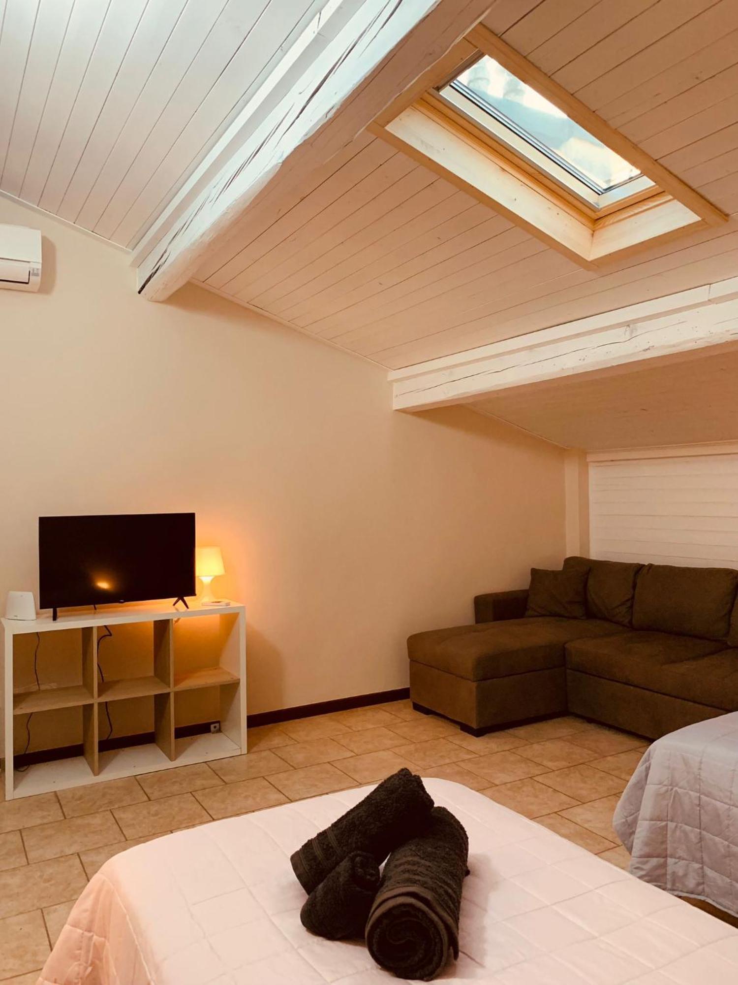 Casa Amelie Διαμέρισμα Πεσκιέρα ντελ Γκάρντα Εξωτερικό φωτογραφία